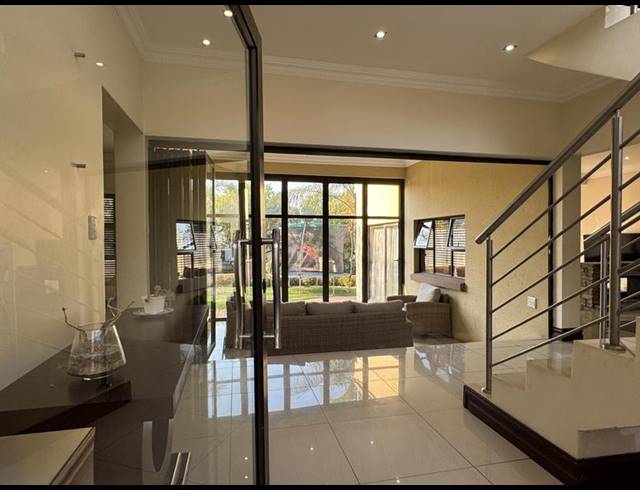 4 BEDROOM HOUSE FOR SALE IN BLUE VALLEY GOLF ESTATE